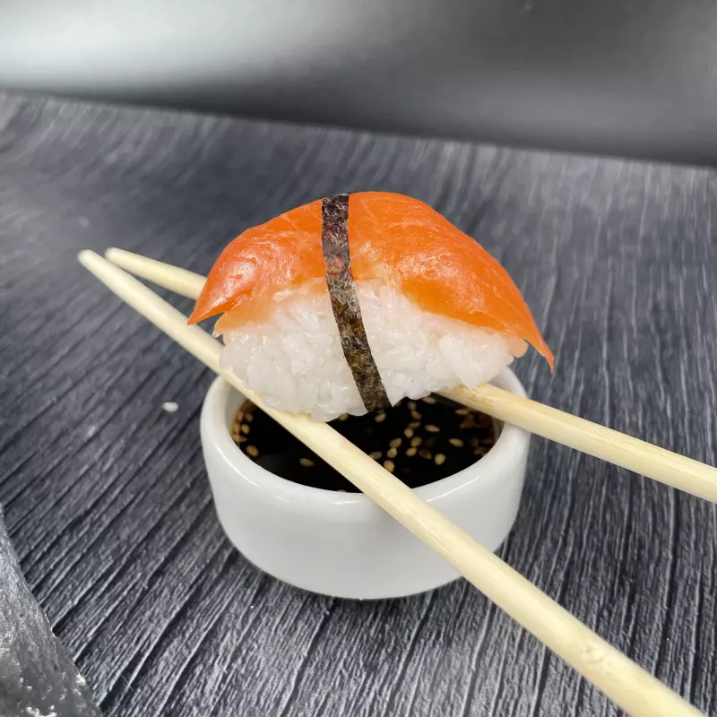 Nigiri salmón ahumado 4 u 🍣