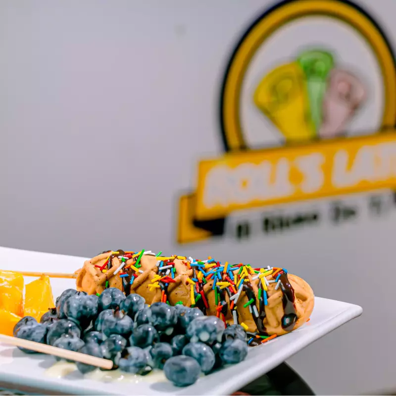 2 YOGUIS+ FRUTA PICADA