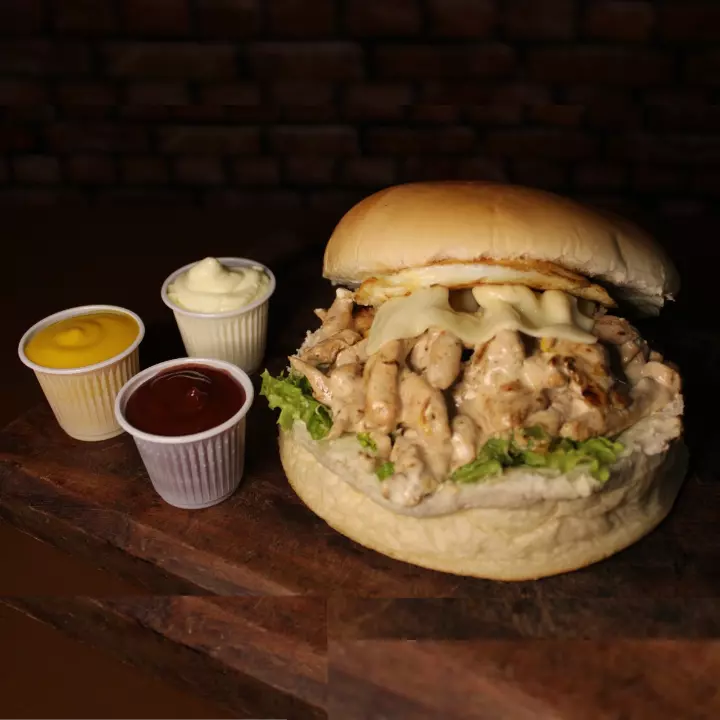 Xis Strogonoff de Frango 🍔