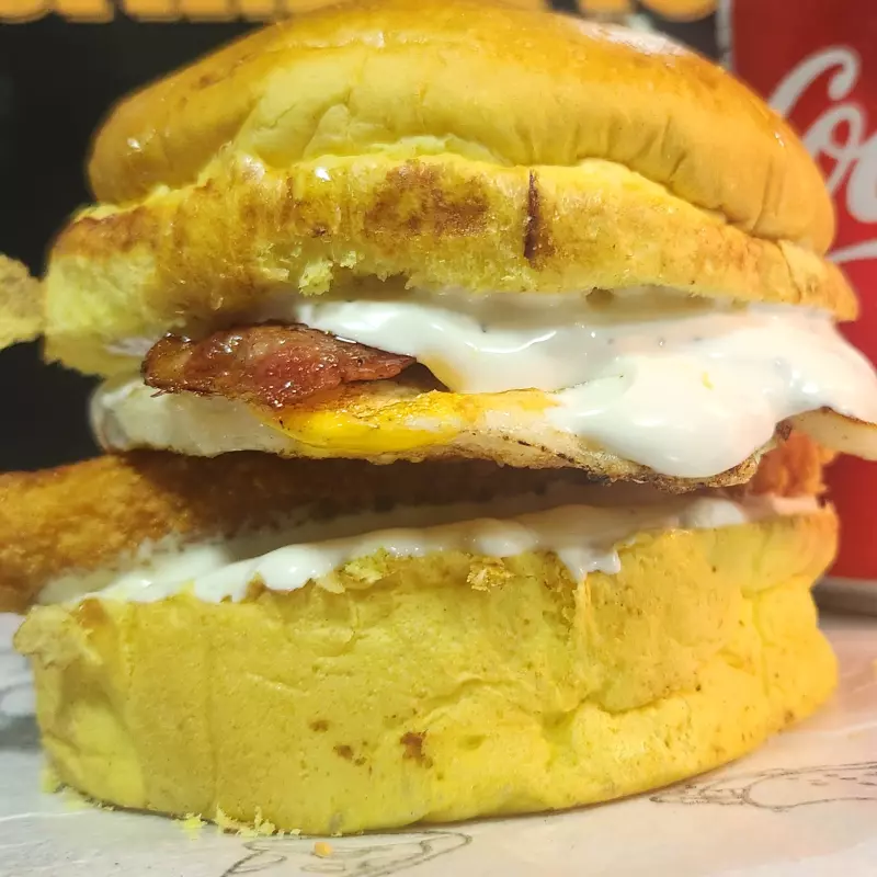 Frango Crispy Egg Bacon