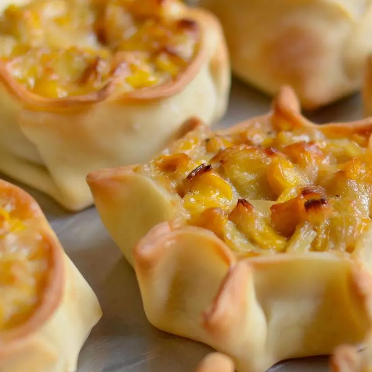 • Empanada de Calabaza y Jamón