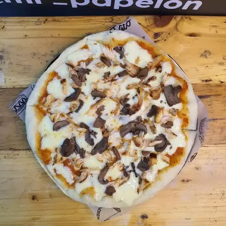 PIZZA POLLO CHAMPIÑONES