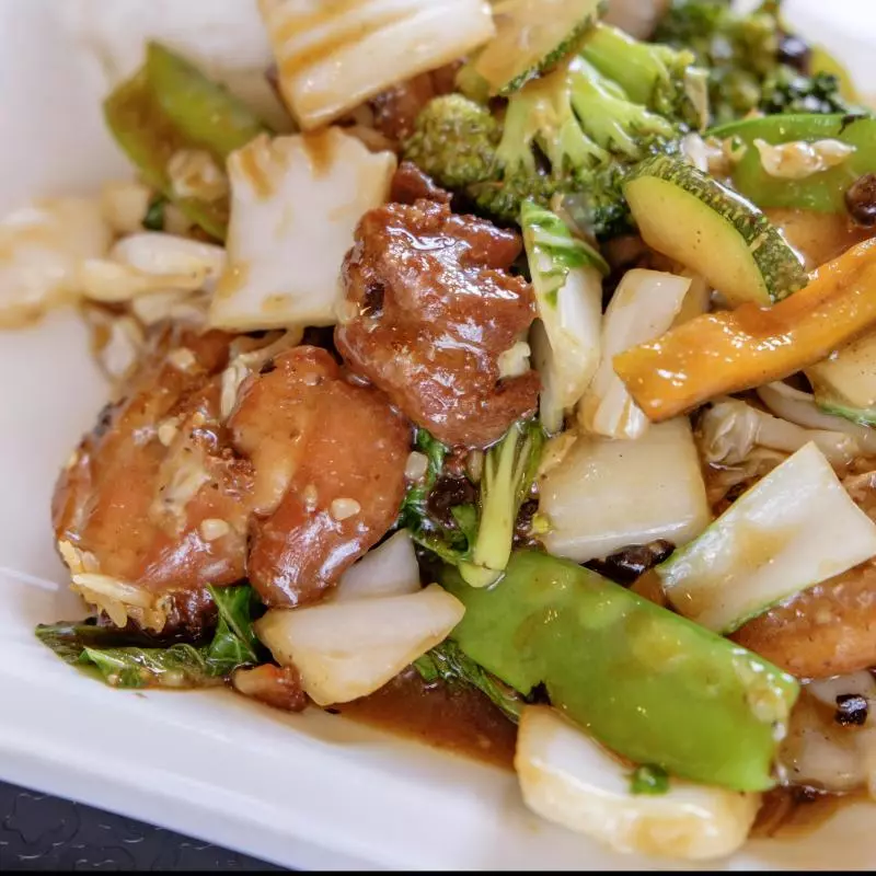 M12-Pollo trozos c/ tausi + Chaufa