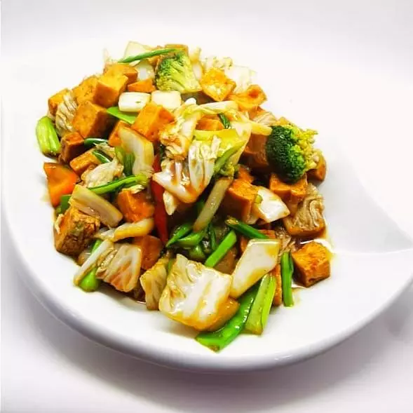 Taufu Frito Saltado con Verduras
