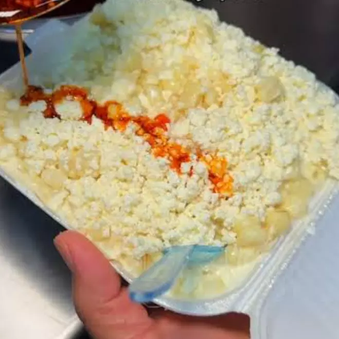 Elote blanco con crema y queso