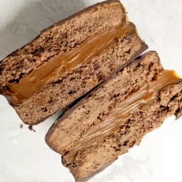 Alfajor de Dulce de leche con choc.