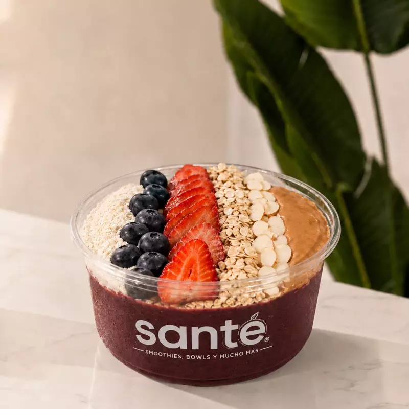 Golden Almonds Açaí Bowl