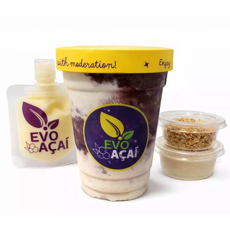 Açaí with nest milk mousse nutella