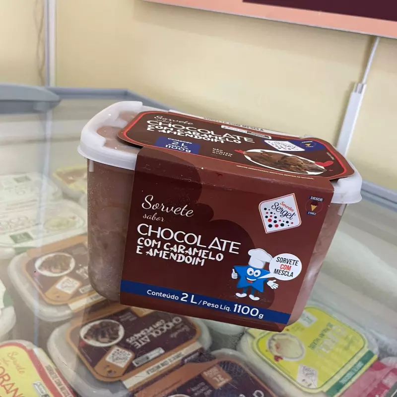 CHOCOLATE C CARAMELO E AMENDOIM