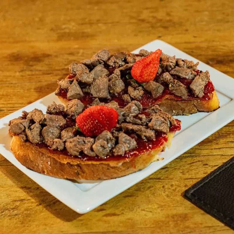 Bruschetta de Mignon com Morango