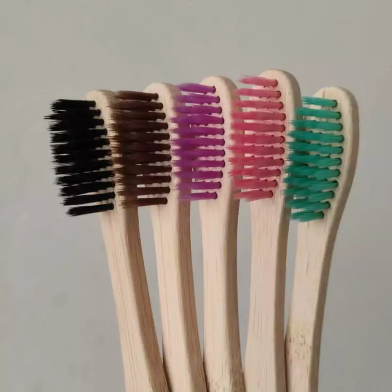 Cepillo de dientes de bambú