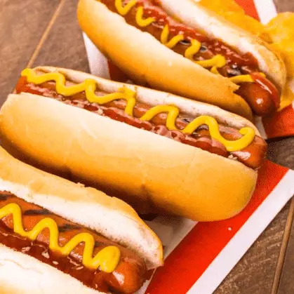 3 CACHORRÃO DE SALSICHA + REFRI 2LTS