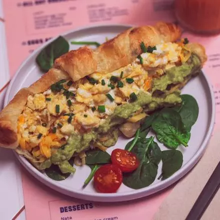 Scrambled Egg Croissant