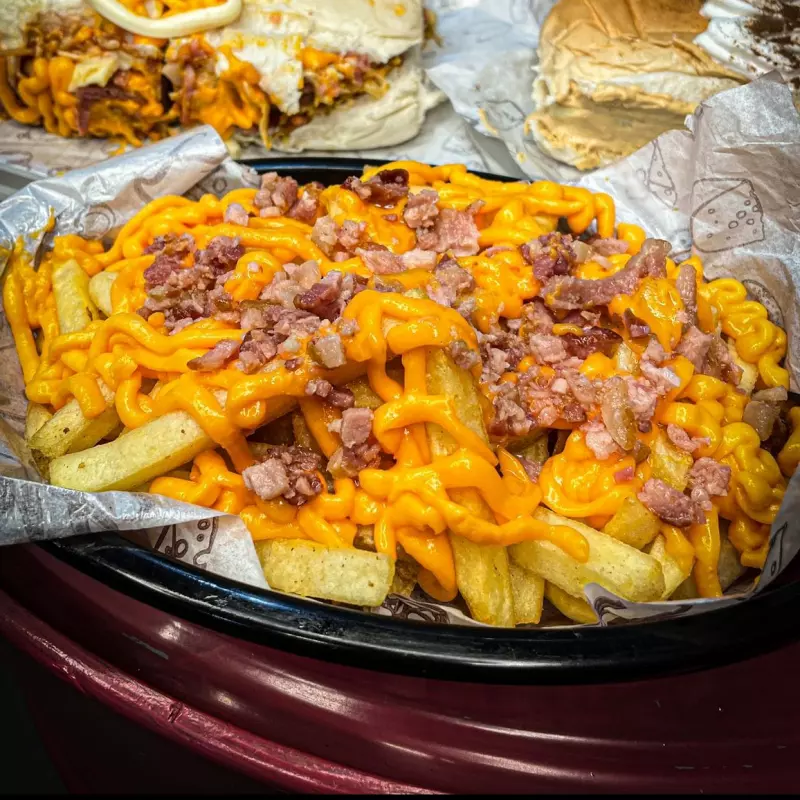 BATATA FRITA + CHEDDAR E BACON G