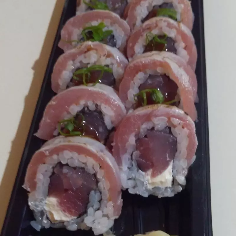 Uramaki tuna tataki 5 unidades