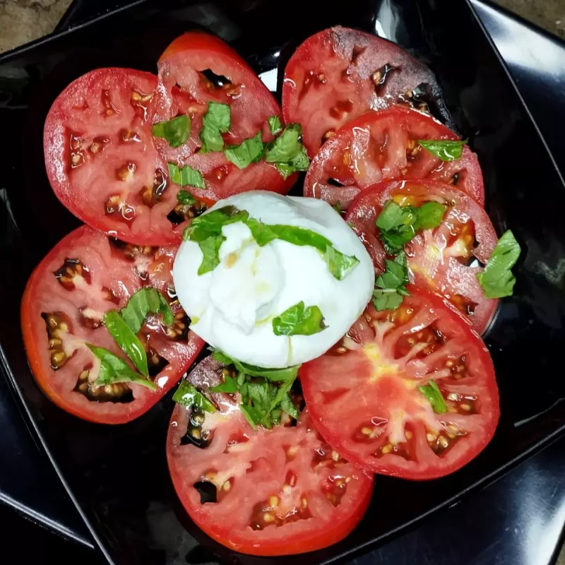 Caprese con burrata