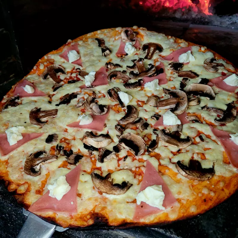 CANCÚN PIZZA GDE A LA LEÑA