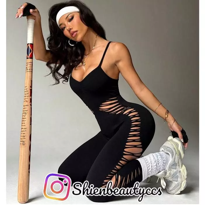 Braga Enteriza Negra con aberturas