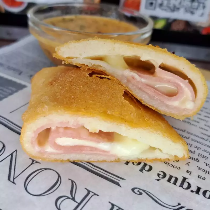 Empanada Jamón y Queso
