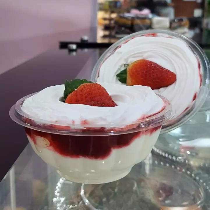 Pavê Ninho c Geleia de Morango