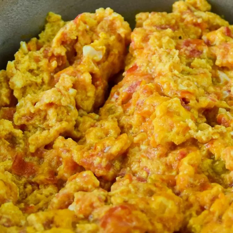 HUEVOS AL GUSTO CON PAN