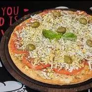 • Pizza Napolitana con Huevo Duro