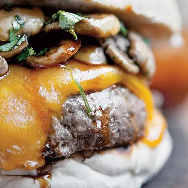 Hamburguesa champiñón y manchego