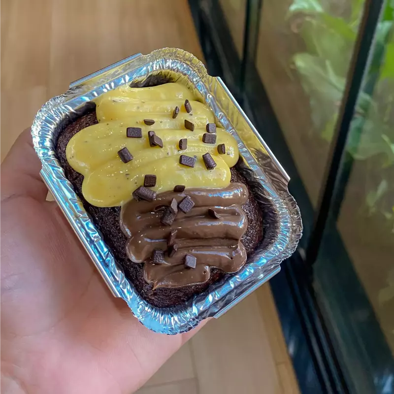 Mini bolinho de chocolate e maracujá