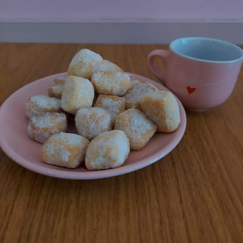 Biscoito caseiro abacaxi com coco