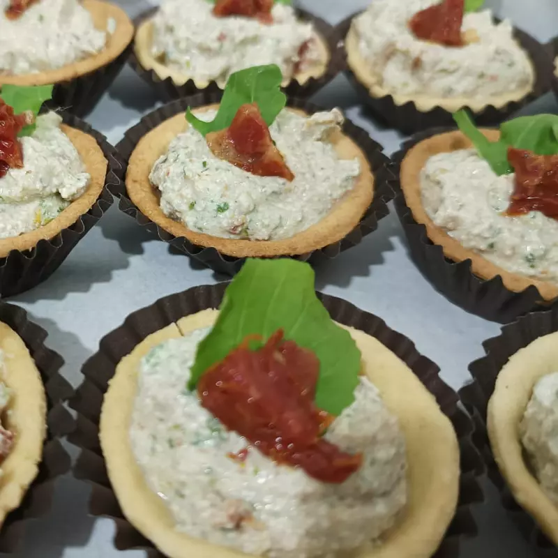 Tortinha de Tomate Seco e Rúcula