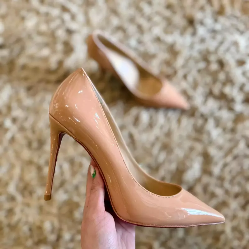 TACÓN LOUBUTIN STILETO BEIGE