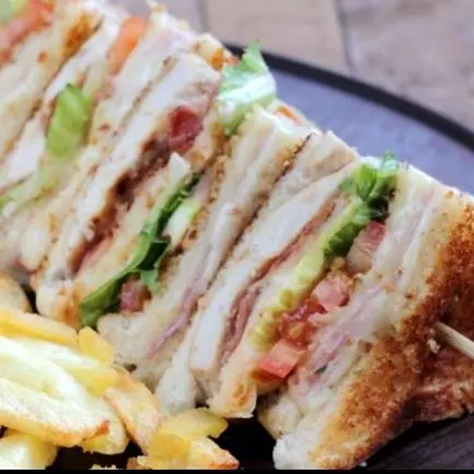 SANDWICH CLUB  C PANELA