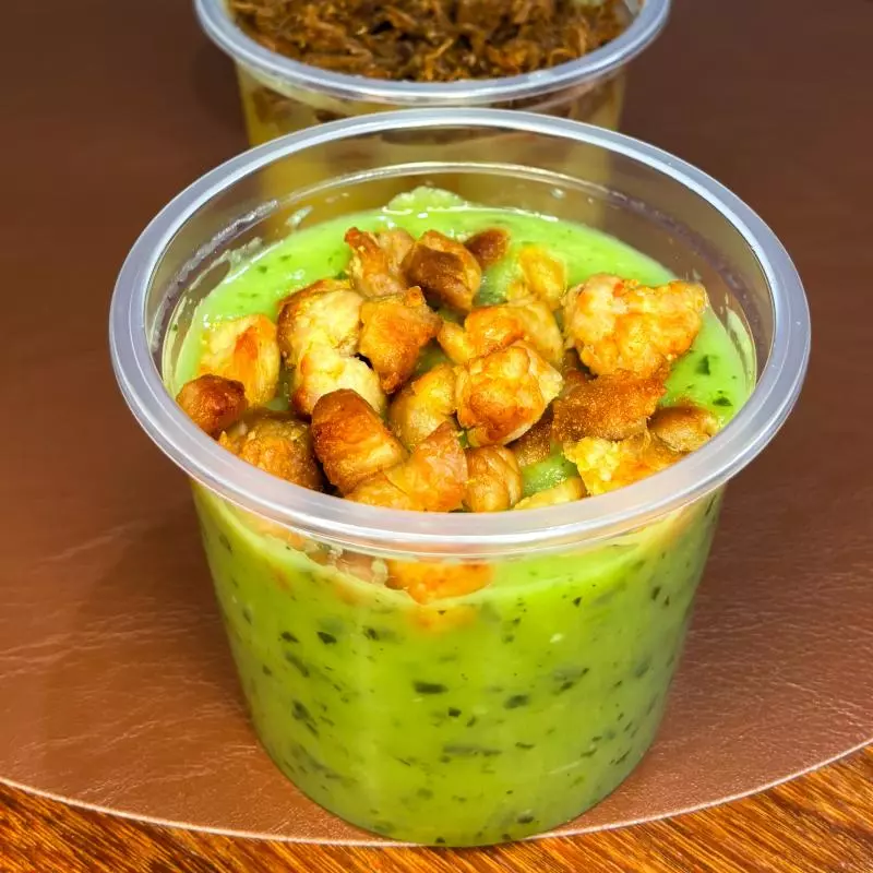 Caldo verde e topping de lombo def.
