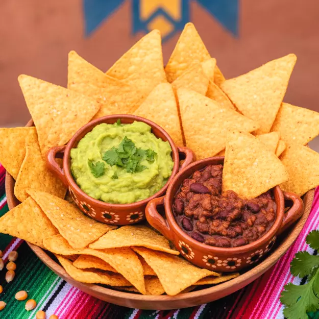 2 Porções de Nacho + 2 Molhos