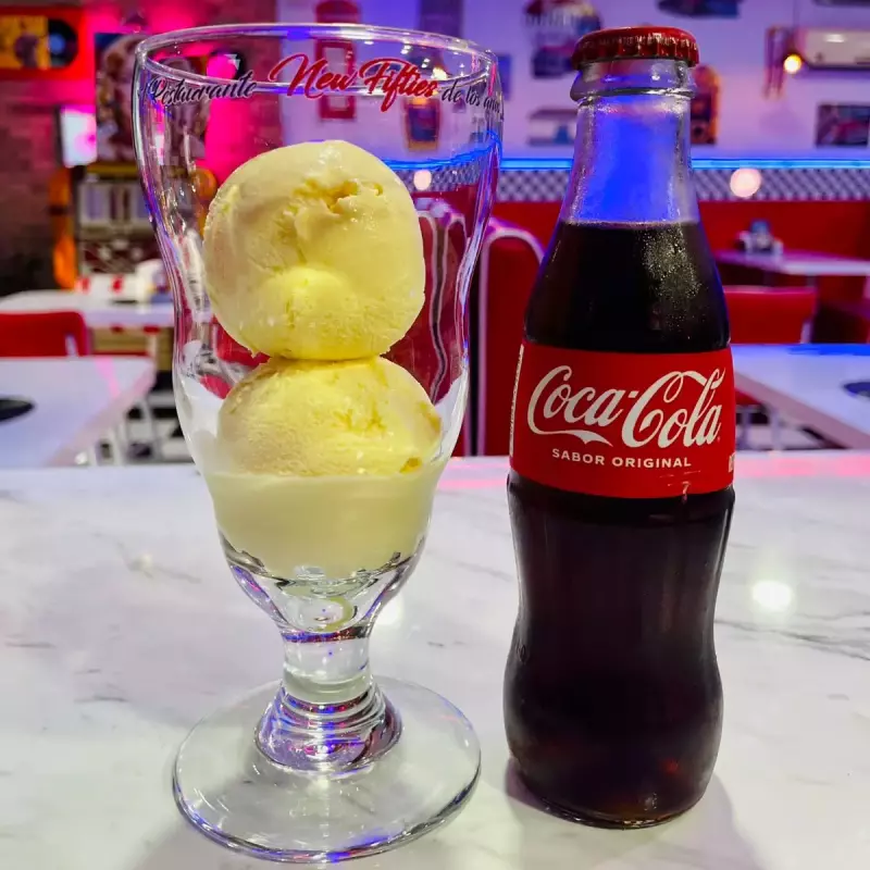 ICE CREAM COCACOLA