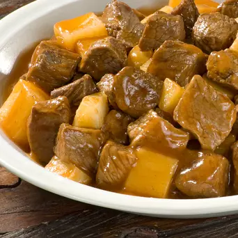 Picadinho de carne bovina com batata