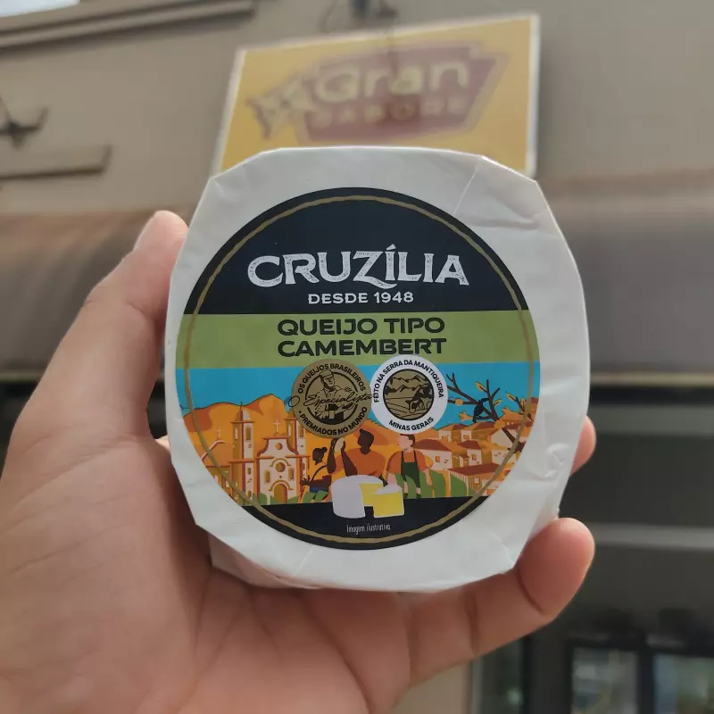 Camembert Feito a Mão - Cruzília