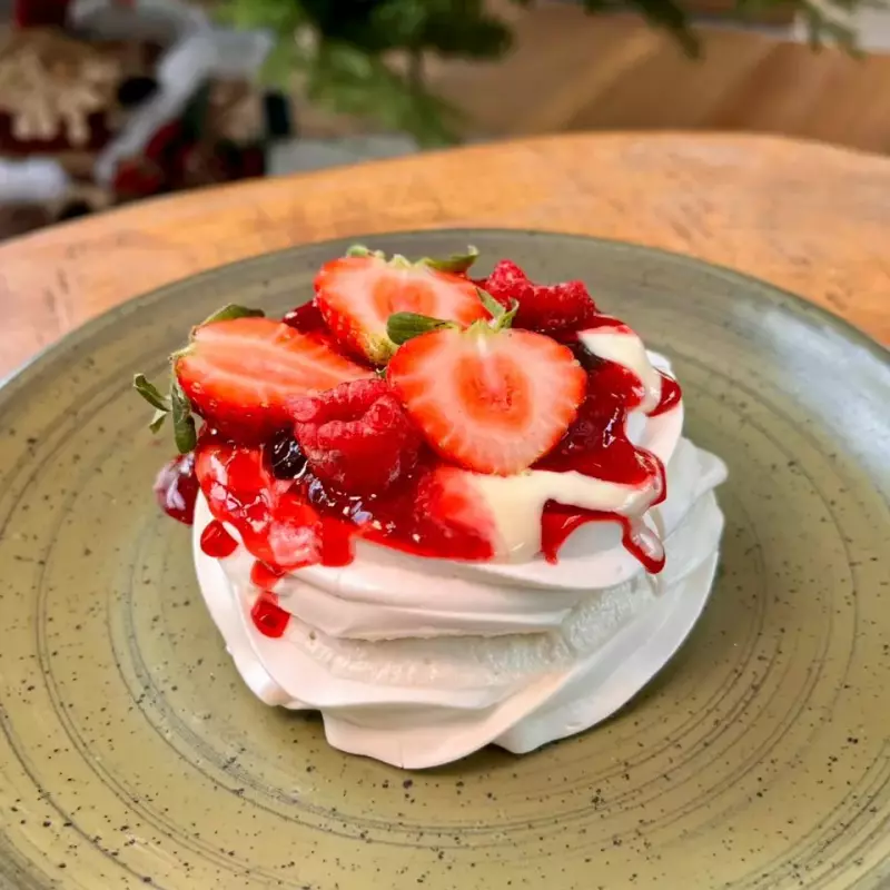Pavlova de frutas vermelhas