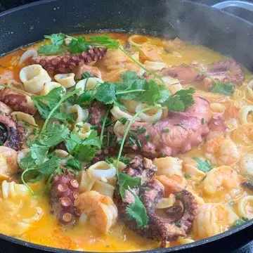 MOQUECA DE POLVO C/ CAMARÃO