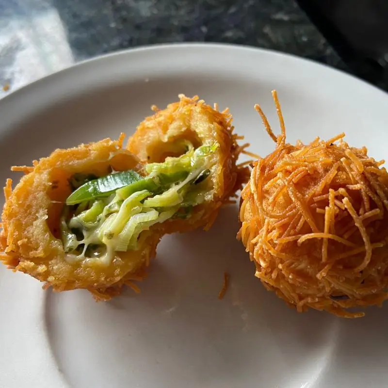 Bombom de alho poro c/ queijo