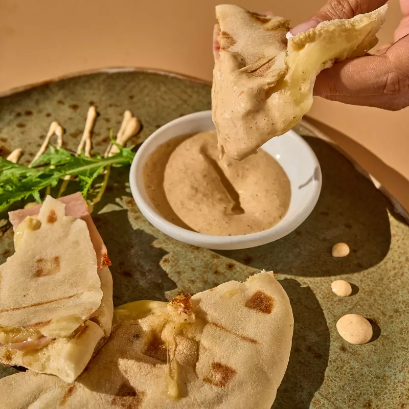 Pita de Jamón y Queso