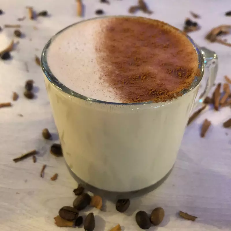 CAFÉ LATE