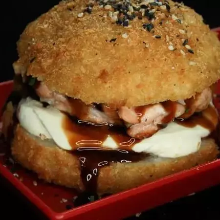 Sushi burguer de salmão grelhado