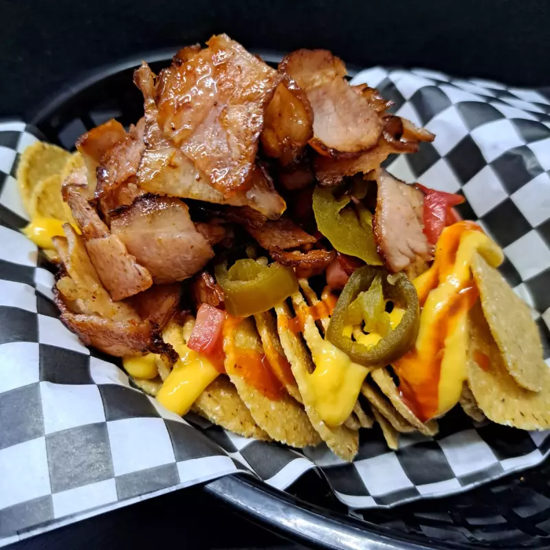 NACHOS CON TOCINO