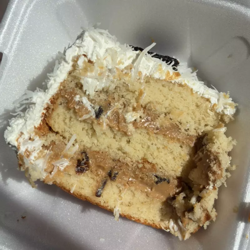 Fatia doce de leite com ameixa