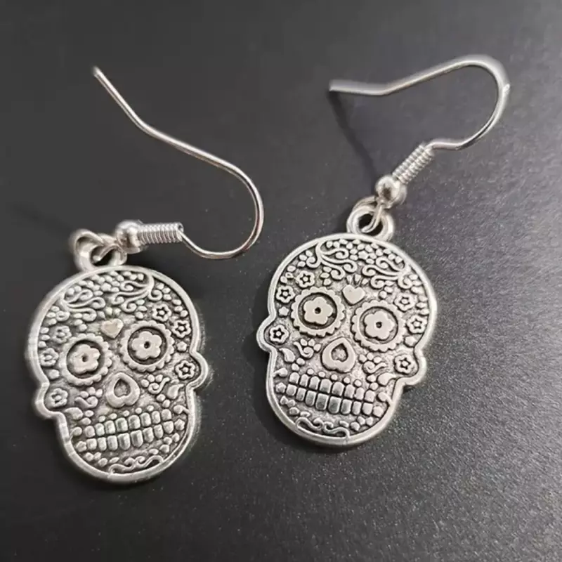 Brinco metálico  Caveira