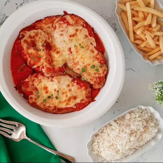 Filé de frango a Parmeggiana