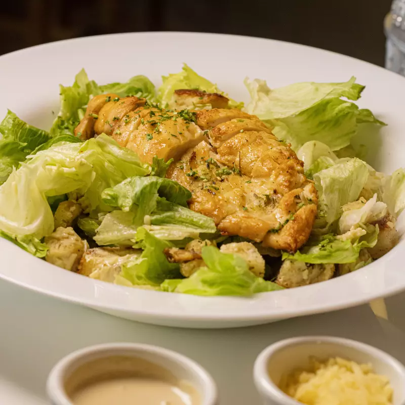 SALADA CEASAR DE FRANGO