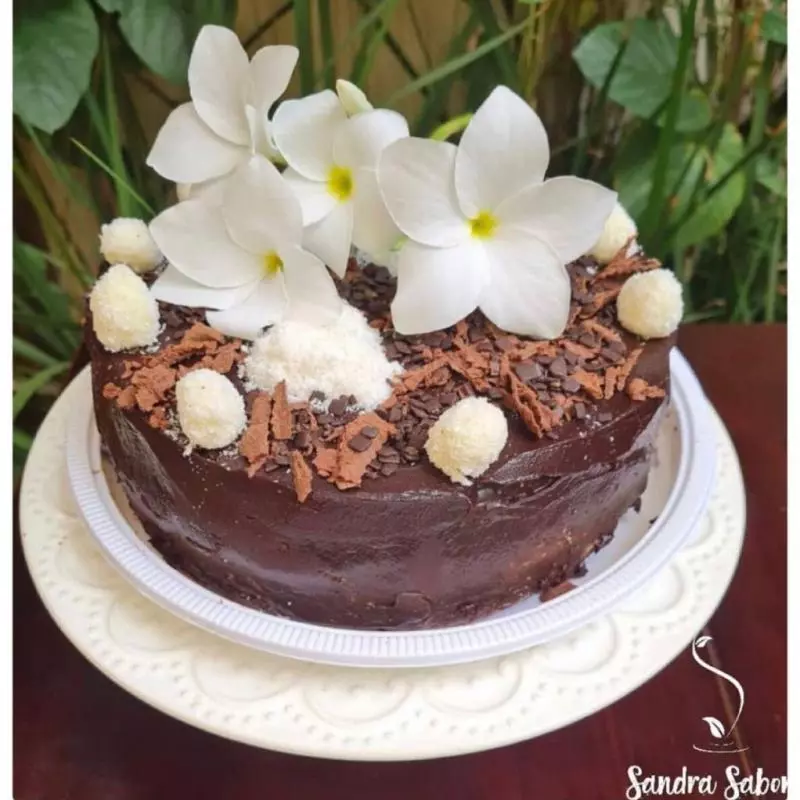 BOLOS ANIVERSÁRIOS E FESTAS