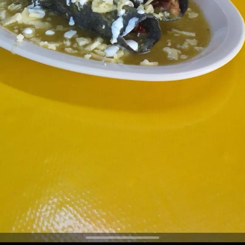 ½ orden de tacos dorados